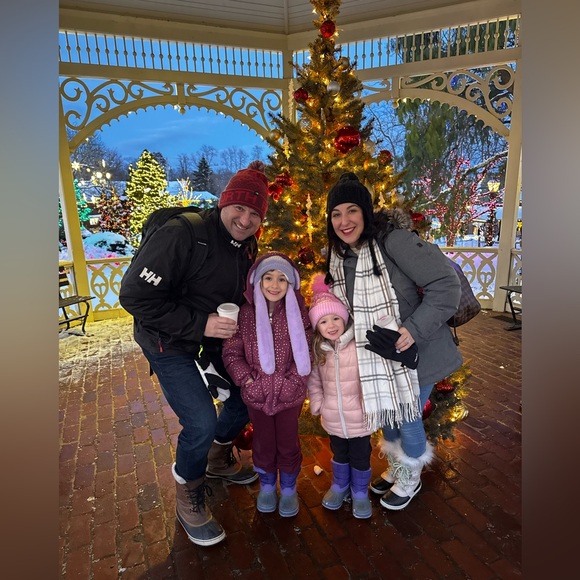 LIKE this flyer to be notified when I go live 🛍️ - Picture 3 of 3